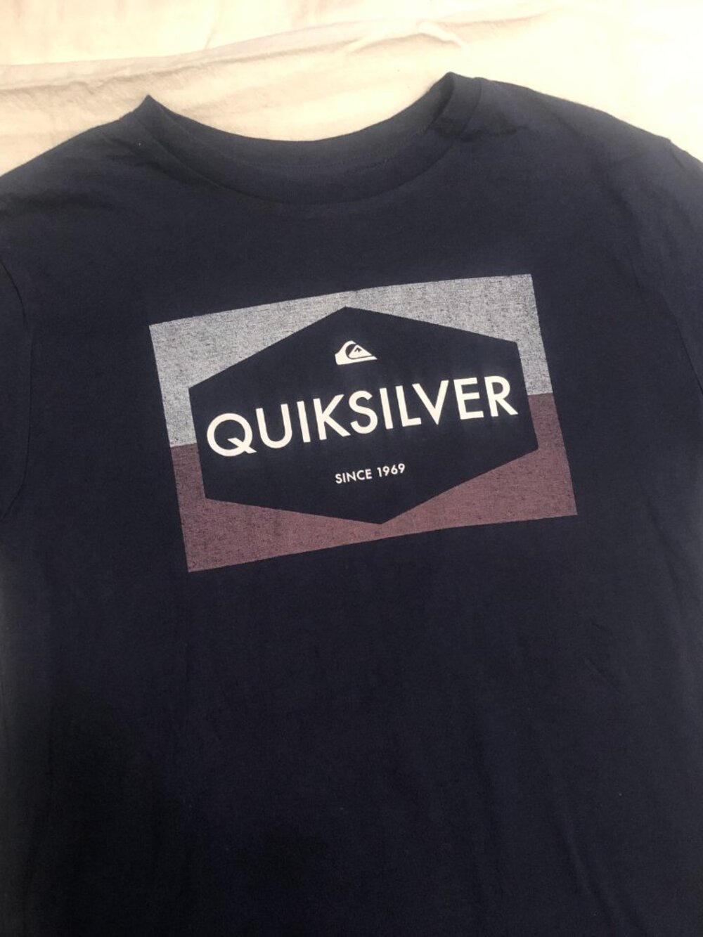 Quiksilver boys Large black TEE, t-shirt w/logo front NWT